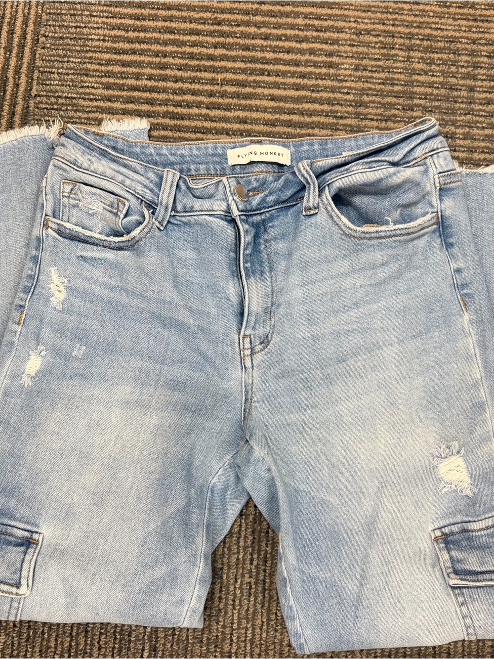 USED Flying Monkey Light Wash Cropped Capri Distressed Jeans Sz 29